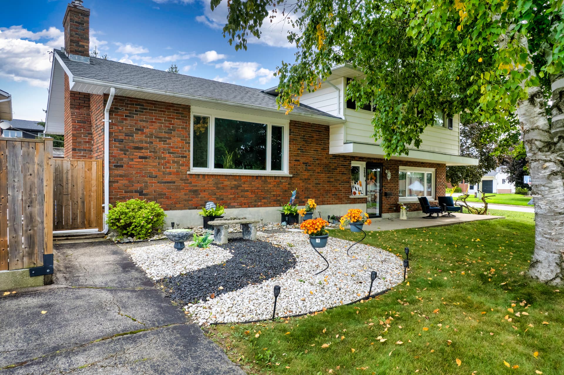 260 Ferncrest Rd, Woodstock